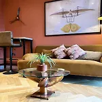 The Aviator\'S Attic - Luxury City Centre Retreat